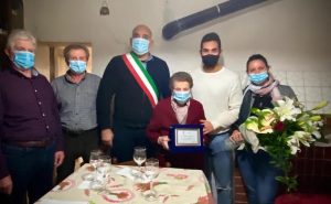 Montefiore fa gli auguri a nonna Rosa per i suoi 100 anni