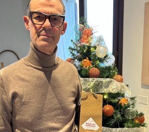 Franco Vanucci con il Regalo per il Natale del Centenario